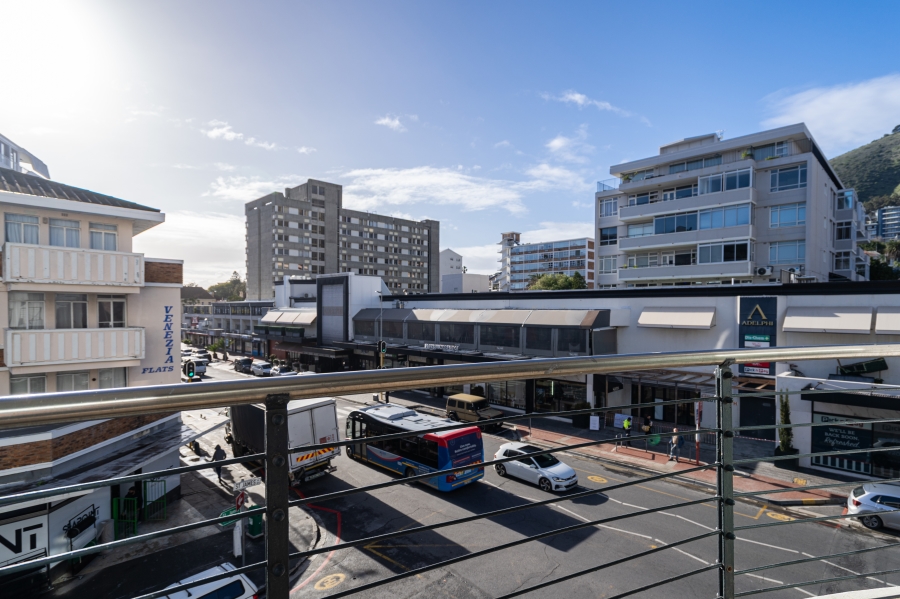 2 Bedroom Property for Sale in Sea Point Western Cape
